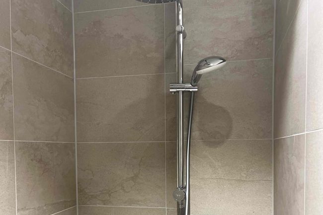Bad mit Regendusche