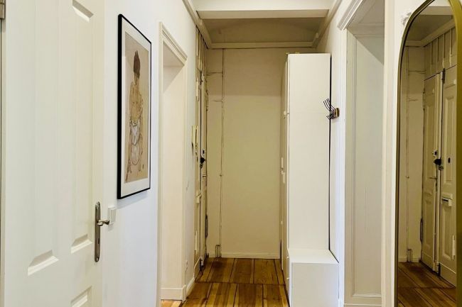 Eingangsbereich mit Kleiderschrank