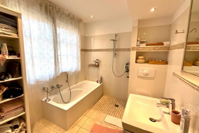 Badezimmer 1.OG