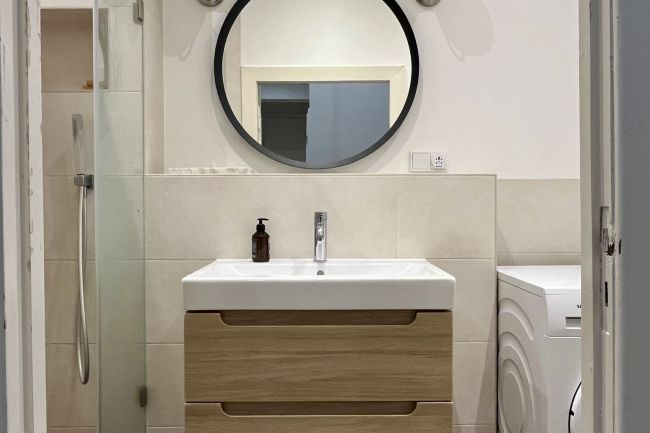 Badezimmer mit Dusche