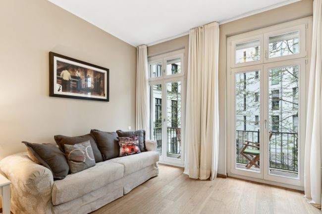 Zimmer mit Balkon