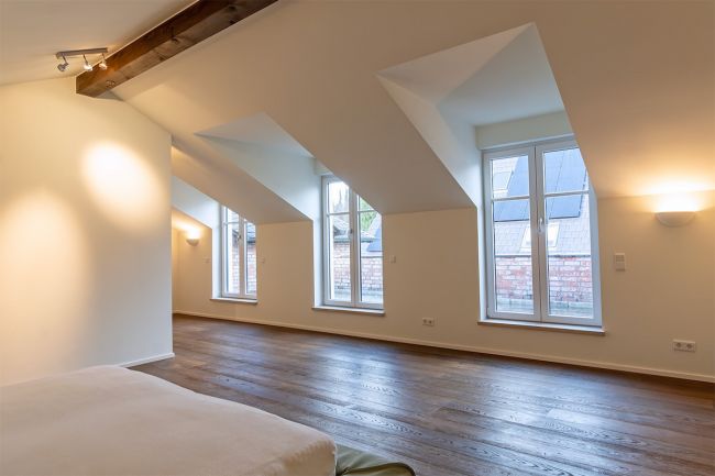 9239253 _Über-zimmer-fenster