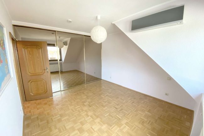 92492279_Schlafzimmer B