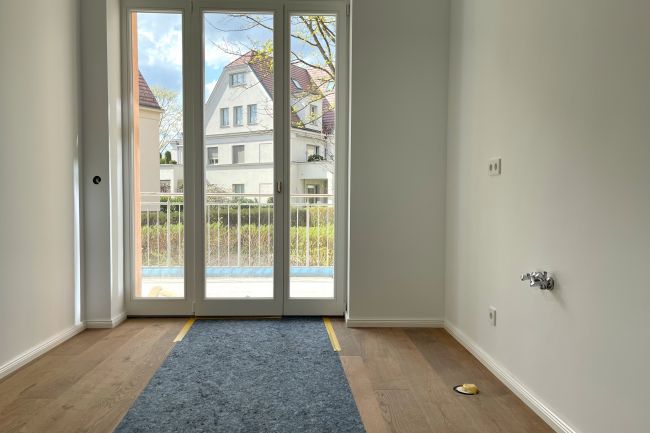 Küche mit Balkon 